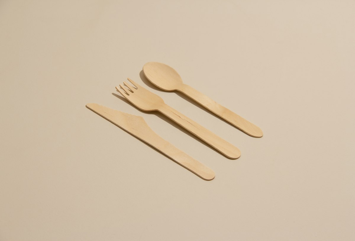 Wooden cutlery